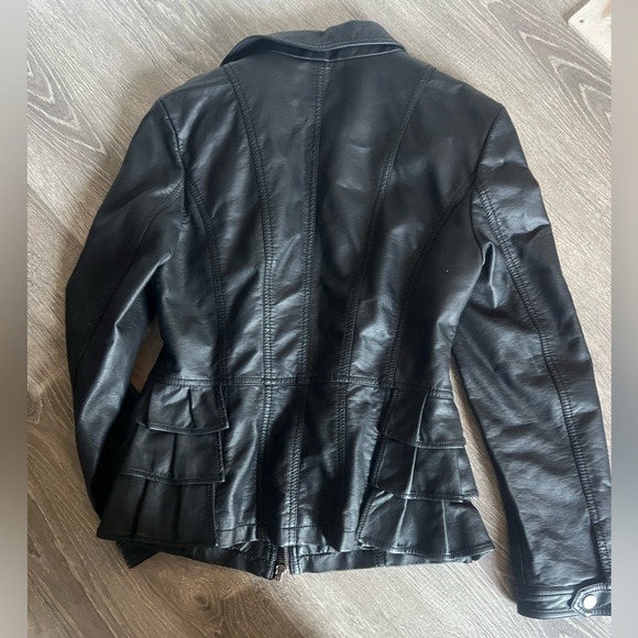 Women’s leather peplum jacket - Picture 4 of 5